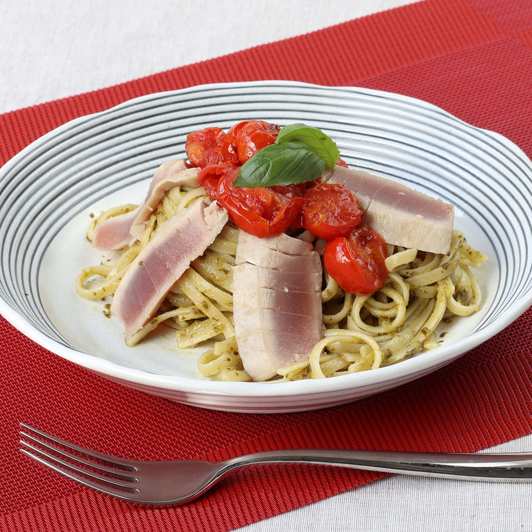 お手軽ジェノベーゼ_トンボマグロのたたき添え